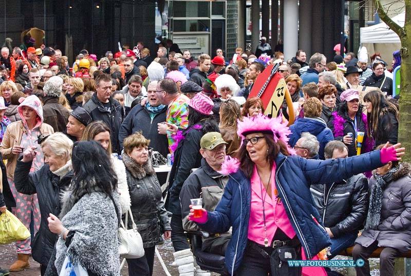 14030111.jpg - FOTOOPDRACHT:Dordrecht:01-03-2014:Slot van de Carnaval optocht in de Waag in Dordrecht, met Diverse zangers en de prijsuitrijkingDeze digitale foto blijft eigendom van FOTOPERSBURO BUSINK. Wij hanteren de voorwaarden van het N.V.F. en N.V.J. Gebruik van deze foto impliceert dat u bekend bent  en akkoord gaat met deze voorwaarden bij publicatie.EB/ETIENNE BUSINK