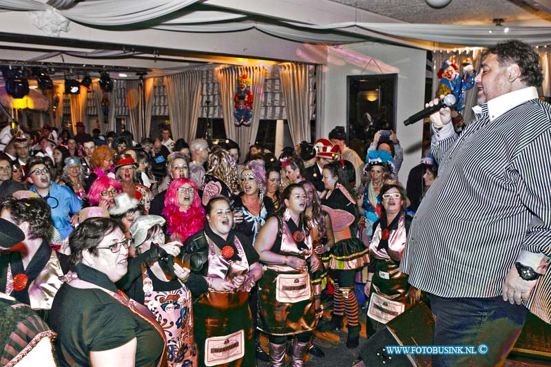 14030114.jpg - FOTOOPDRACHT::2014:Dordts carnavals avond het KOEIENBAL in het Wantijpaviljoen, met als grote gast Peter Beense.Deze digitale foto blijft eigendom van FOTOPERSBURO BUSINK. Wij hanteren de voorwaarden van het N.V.F. en N.V.J. Gebruik van deze foto impliceert dat u bekend bent  en akkoord gaat met deze voorwaarden bij publicatie.EB/ETIENNE BUSINK