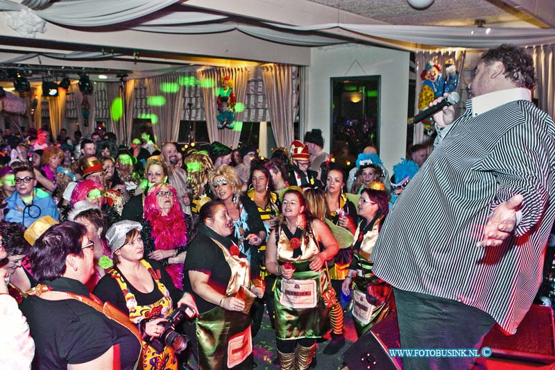 14030126.jpg - FOTOOPDRACHT::2014:Dordts carnavals avond het KOEIENBAL in het Wantijpaviljoen, met als grote gast Peter Beense.Deze digitale foto blijft eigendom van FOTOPERSBURO BUSINK. Wij hanteren de voorwaarden van het N.V.F. en N.V.J. Gebruik van deze foto impliceert dat u bekend bent  en akkoord gaat met deze voorwaarden bij publicatie.EB/ETIENNE BUSINK