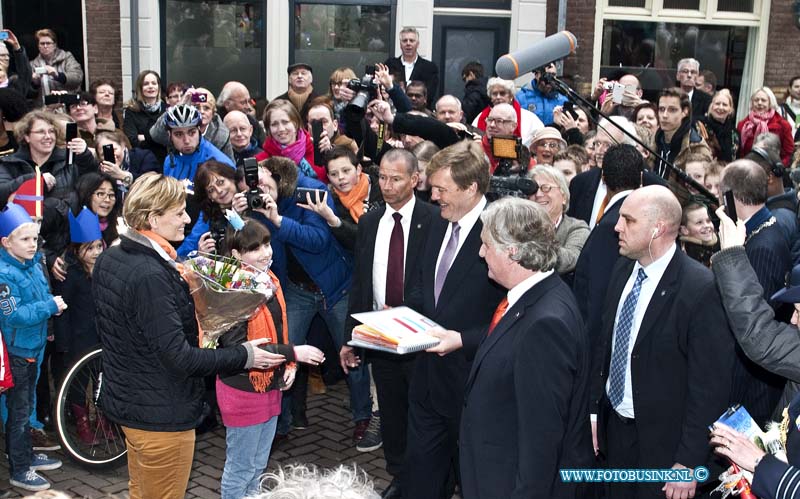 14030404.jpg - FOTOOPDRACHT:Dordrecht:04-03-2014:Koning Willem-Alexander opent tentoonstelling expositie Willem II Kunstkoning in de Augustijnenkerk en bezoekt tentoonstelling in het de Dordrechts museum.Deze digitale foto blijft eigendom van FOTOPERSBURO BUSINK. Wij hanteren de voorwaarden van het N.V.F. en N.V.J. Gebruik van deze foto impliceert dat u bekend bent  en akkoord gaat met deze voorwaarden bij publicatie.EB/ETIENNE BUSINK