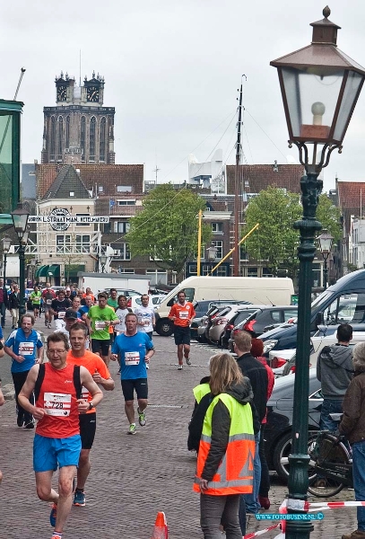 14040604.jpg - FOTOOPDRACHT:Dordrecht:06-04-2014:De Dwars Door Dordt loop. Was zondag ondanks het lechtweer goed bezochtDeze digitale foto blijft eigendom van FOTOPERSBURO BUSINK. Wij hanteren de voorwaarden van het N.V.F. en N.V.J. Gebruik van deze foto impliceert dat u bekend bent  en akkoord gaat met deze voorwaarden bij publicatie.EB/ETIENNE BUSINK