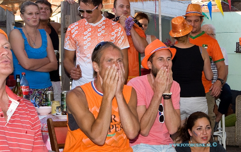 14062303.jpg - FOTOOPDRACHT:Dordrecht:23-06-2014:Nederland wint wedstrijd tegen Chilli enook eerste in de poelDeze digitale foto blijft eigendom van FOTOPERSBURO BUSINK. Wij hanteren de voorwaarden van het N.V.F. en N.V.J. Gebruik van deze foto impliceert dat u bekend bent  en akkoord gaat met deze voorwaarden bij publicatie.EB/ETIENNE BUSINK