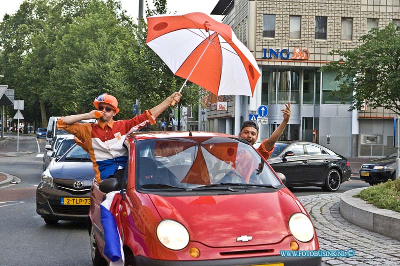 14062908.jpg - FOTOOPDRACHT:Dordrecht:2014:Nederland wint tegen Mexico met 2-1Deze digitale foto blijft eigendom van FOTOPERSBURO BUSINK. Wij hanteren de voorwaarden van het N.V.F. en N.V.J. Gebruik van deze foto impliceert dat u bekend bent  en akkoord gaat met deze voorwaarden bij publicatie.EB/ETIENNE BUSINK