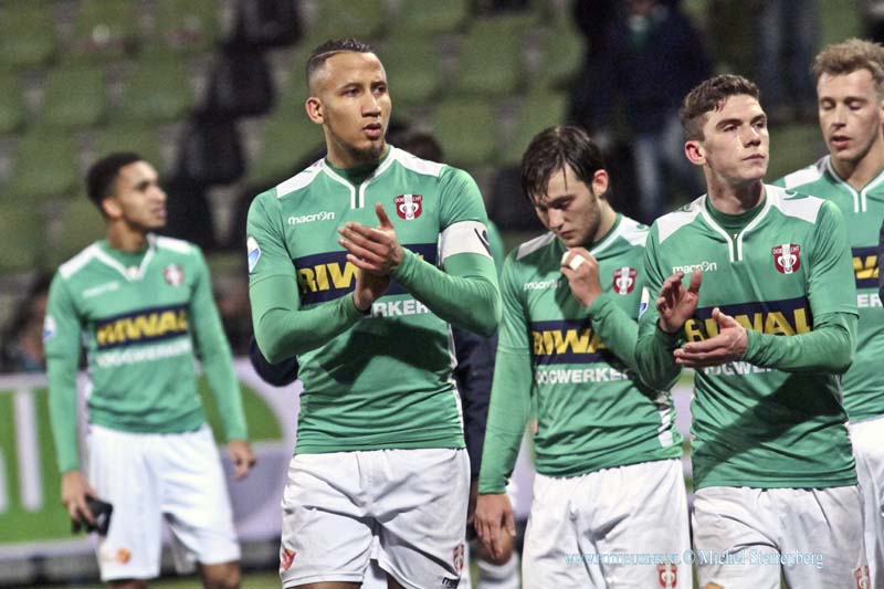 15041907.jpg - FOTOOPDRACHT:Dordrecht:07-02-2015:DORDRECHT - Zondag 19 April 2015 FC Dordrecht degradeert na één jaar te hebben gespeeld in de eredivisie naar de Jupiler League.Deze digitale foto blijft eigendom van FOTOPERSBURO BUSINK. Wij hanteren de voorwaarden van het N.V.F. en N.V.J. Gebruik van deze foto impliceert dat u bekend bent  en akkoord gaat met deze voorwaarden bij publicatie.EB/ETIENNE BUSINK