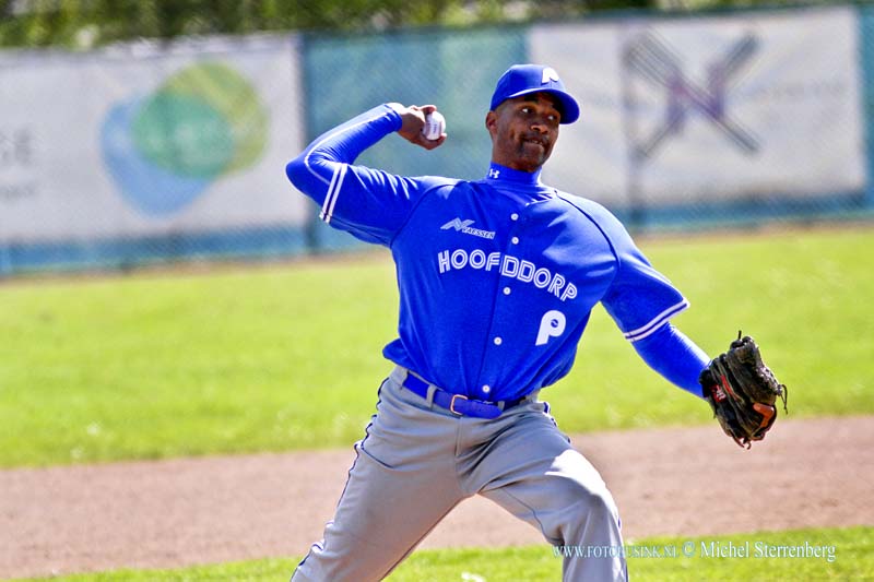 15041913.jpg - FOTOOPDRACHT:Dordrecht:19-04-2015:DORDRECHT - Zondag 19 April 2015 DORDRECHT - Zondag 19 April 2015 Honkbal hoofdklasse Mampaey The Hawks tegen Vaessen Pioniers. Sportpark krommedijk. Deze digitale foto blijft eigendom van FOTOPERSBURO BUSINK. Wij hanteren de voorwaarden van het N.V.F. en N.V.J. Gebruik van deze foto impliceert dat u bekend bent  en akkoord gaat met deze voorwaarden bij publicatie.EB/ETIENNE BUSINK