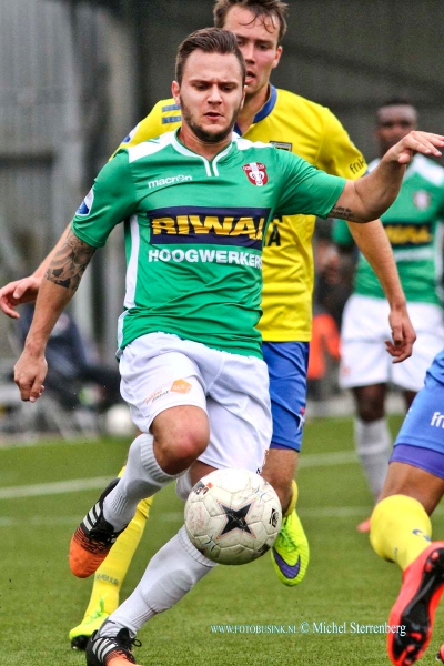 15042603.jpg - Dordrecht:26-04-2015:DORDRECHT - 26- april 2015 Sportpark Krommedijk  FC Dordrecht tegen Cambuur Leeuwarden. De Friezen bleven in Dordrecht op 0-0 steken en blijven negende. Voor FC Dordrecht stond alleen nog de eer op het spel.  Deze digitale foto blijft eigendom van FOTOPERSBURO BUSINK. Wij hanteren de voorwaarden van het N.V.F. en N.V.J. Gebruik van deze foto impliceert dat u bekend bent  en akkoord gaat met deze voorwaarden bij publicatie.EB/ETIENNE BUSINK