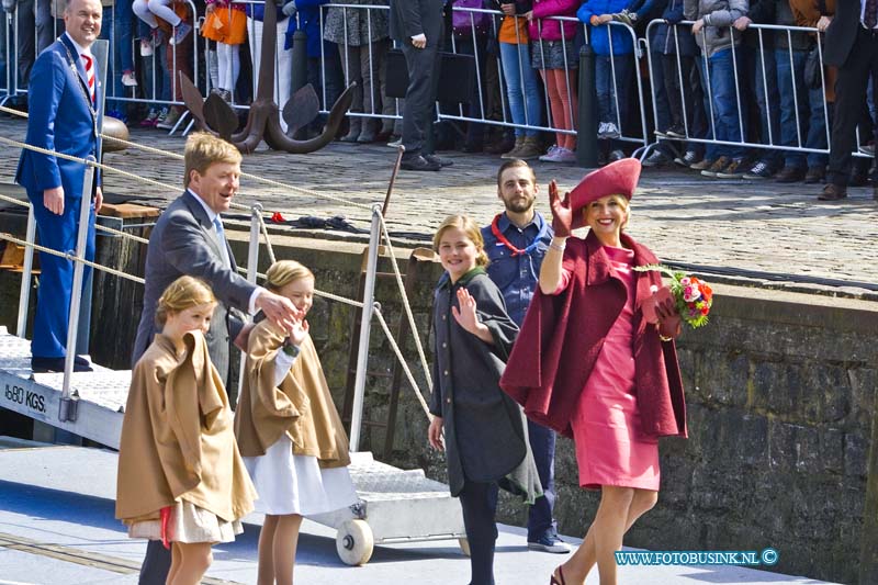 15042709.jpg - Dordrecht:27-04-2015:Dordrecht - 27-april 2015 Eerste-koningsdag-nieuwe-stijl bezoeken Zijne Majesteit Koning Willem-Alexander en Koningin Máxima met hun drie dochters, Prinses Catharina-Amalia (de Prinses van Oranje), Prinses Alexia en Prinses Ariane Dordrecht. ( Foto: Vaarroute over de Wolwevershaven  Nieuwe Haven )  Deze digitale foto blijft eigendom van FOTOPERSBURO BUSINK. Wij hanteren de voorwaarden van het N.V.F. en N.V.J. Gebruik van deze foto impliceert dat u bekend bent  en akkoord gaat met deze voorwaarden bij publicatie.EB/ETIENNE BUSINK