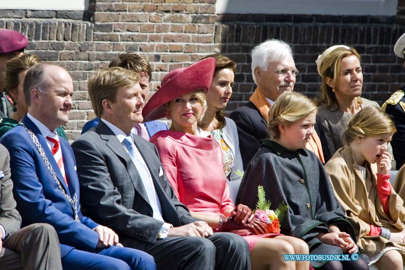 15042715.jpg - Dordrecht - 27-april 2015 Eerste-koningsdag-nieuwe-stijl bezoeken Zijne Majesteit Koning Willem-Alexander en Koningin Máxima met hun drie dochters, Prinses Catharina-Amalia (de Prinses van Oranje), Prinses Alexia en Prinses Ariane Dordrecht. ( Foto: Opening Het HOF van NEDERLAND )NOVUM COPYRIGHT ETIENNE BUSINK