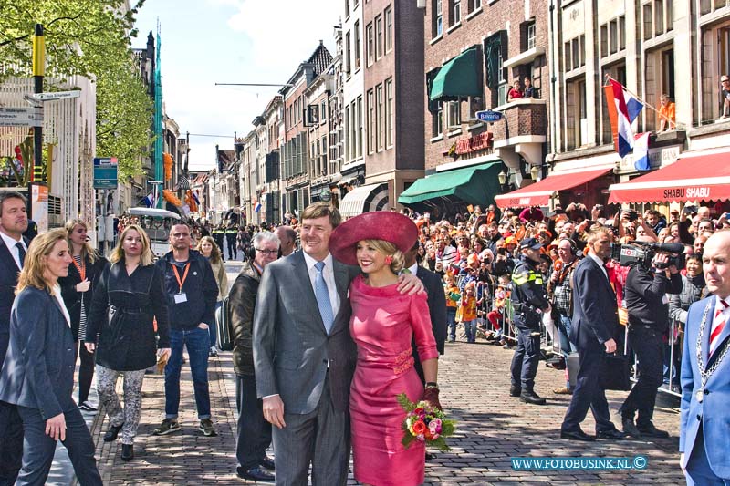 15042731.jpg - Dordrecht - 27-april 2015 Eerste-koningsdag-nieuwe-stijl bezoeken Zijne Majesteit Koning Willem-Alexander en Koningin Máxima met hun drie dochters, Prinses Catharina-Amalia (de Prinses van Oranje), Prinses Alexia en Prinses Ariane Dordrecht. ( Foto: Scheffersplein  Made in Dordrecht )COPYRIGHT ETIENNE BUSINK