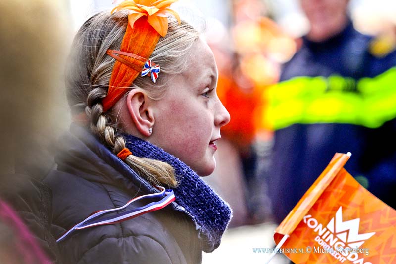 15042750.jpg - Dordrecht:27-04-2015:Dordrecht - 27-april 2015 Eerste-koningsdag-nieuwe-stijl bezoeken Zijne Majesteit Koning Willem-Alexander en Koningin Máxima met hun drie dochters, Prinses Catharina-Amalia (de Prinses van Oranje), Prinses Alexia en Prinses Ariane Dordrecht. ( Foto: Vaarroute over de Wolwevershaven  Nieuwe Haven )  Deze digitale foto blijft eigendom van FOTOPERSBURO BUSINK. Wij hanteren de voorwaarden van het N.V.F. en N.V.J. Gebruik van deze foto impliceert dat u bekend bent  en akkoord gaat met deze voorwaarden bij publicatie.EB/ETIENNE BUSINK