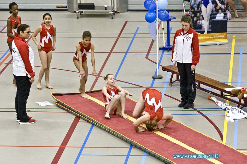 16041601.jpg - DORDRECHT 16 April 2016 In de sportzaal van Sportboulevard Dordrecht was Zaterdag ochtend de Turn Rayon Springwedstrijden. De groepswedstrijd wordt georganiseerd door het Rayon Dordrecht. Aan deze wedstrijd doen 30 ploegen van 10 verenigingen mee uit Dordrecht en omstreken.  Foto: KDO uit DordrechtDeze digitale foto blijft eigendom van FOTOPERSBURO BUSINK. Wij hanteren de voorwaarden van het N.V.F. en N.V.J. Gebruik van deze foto impliceert dat u bekend bent  en akkoord gaat met deze voorwaarden bij publicatie.EB/ETIENNE BUSINK