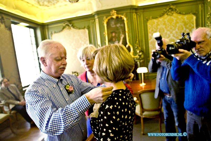 160418102.jpg - DORDRECHT - Op maandag 18 april 2016 is Piet de Meer in het huwlijk getredenDeze digitale foto blijft eigendom van FOTOPERSBURO BUSINK. Wij hanteren de voorwaarden van het N.V.F. en N.V.J. Gebruik van deze foto impliceert dat u bekend bent  en akkoord gaat met deze voorwaarden bij publicatie.EB/ETIENNE BUSINK