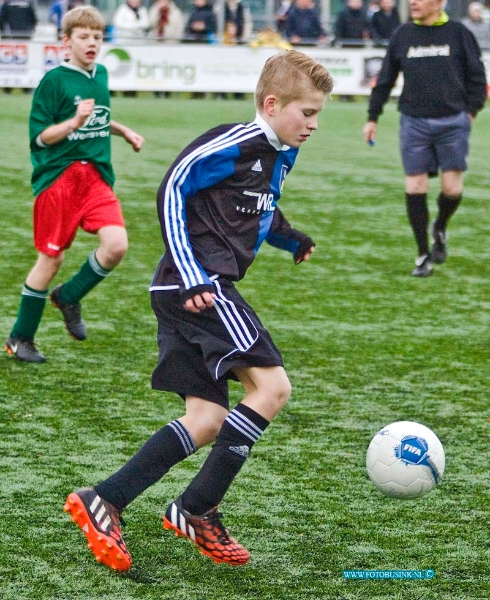 14121312.jpg - FOTOOPDRACHT:Zwijndrecht:13-12-2014:Pelikaan D2 is Kampioen geworden- De Alblas D2  uitslag 4-1 Deze digitale foto blijft eigendom van FOTOPERSBURO BUSINK. Wij hanteren de voorwaarden van het N.V.F. en N.V.J. Gebruik van deze foto impliceert dat u bekend bent  en akkoord gaat met deze voorwaarden bij publicatie.EB/ETIENNE BUSINK