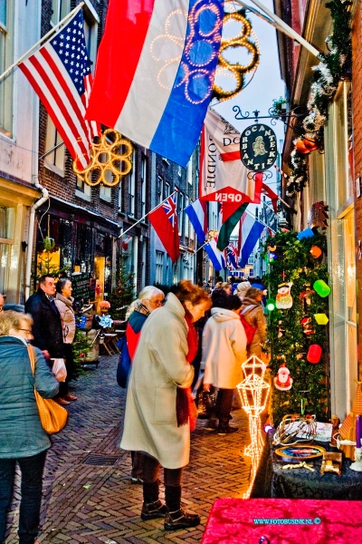 14121319.jpg - FOTOOPDRACHT:Dordrecht:13-13-2014:Kerstmarkt 2014 DordrechtDeze digitale foto blijft eigendom van FOTOPERSBURO BUSINK. Wij hanteren de voorwaarden van het N.V.F. en N.V.J. Gebruik van deze foto impliceert dat u bekend bent  en akkoord gaat met deze voorwaarden bij publicatie.EB/ETIENNE BUSINK
