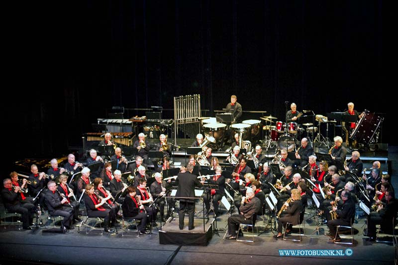 14122802.jpg - Dordrecht:28-12-2014:Eindjaars concert Dordrechts Philharmonisch Orkest in het KunstminDeze digitale foto blijft eigendom van FOTOPERSBURO BUSINK. Wij hanteren de voorwaarden van het N.V.F. en N.V.J. Gebruik van deze foto impliceert dat u bekend bent  en akkoord gaat met deze voorwaarden bij publicatie.EB/ETIENNE BUSINK