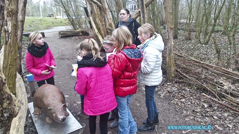 15021410.jpg - FOTOOPDRACHT:Dordrecht:14-02-2015:Bever speurtocht Nationaal Park De Biesbosch nabij het biesboschcentrum Baanhoekweg.Deze digitale foto blijft eigendom van FOTOPERSBURO BUSINK. Wij hanteren de voorwaarden van het N.V.F. en N.V.J. Gebruik van deze foto impliceert dat u bekend bent  en akkoord gaat met deze voorwaarden bij publicatie.EB/ETIENNE BUSINK