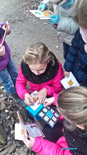 15021411.jpg - FOTOOPDRACHT:Dordrecht:14-02-2015:Bever speurtocht Nationaal Park De Biesbosch nabij het biesboschcentrum Baanhoekweg.Deze digitale foto blijft eigendom van FOTOPERSBURO BUSINK. Wij hanteren de voorwaarden van het N.V.F. en N.V.J. Gebruik van deze foto impliceert dat u bekend bent  en akkoord gaat met deze voorwaarden bij publicatie.EB/ETIENNE BUSINK