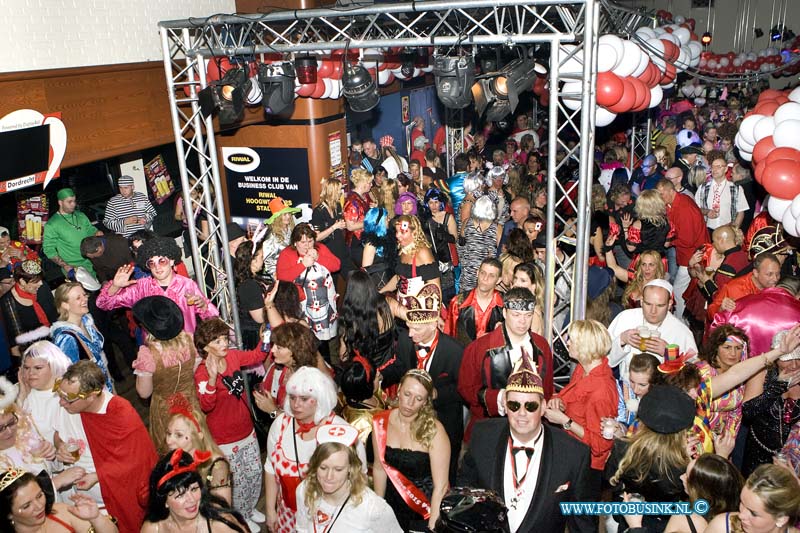 15021415.jpg - FOTOOPDRACHT:Dordrecht :14-02-2015:Carnavals feest bij Brasserie-Sociëteit De Schaapskooi in Krommedijk 210 Carnavalsvereniging de Schenkeltrappers en Carnavalsgilde Nar Veure, organiseren wederom het Narretrappersbal.Deze digitale foto blijft eigendom van FOTOPERSBURO BUSINK. Wij hanteren de voorwaarden van het N.V.F. en N.V.J. Gebruik van deze foto impliceert dat u bekend bent  en akkoord gaat met deze voorwaarden bij publicatie.EB/ETIENNE BUSINK