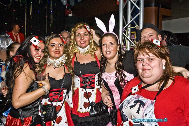 15021418.jpg - FOTOOPDRACHT:Dordrecht :14-02-2015:Carnavals feest bij Brasserie-Sociëteit De Schaapskooi in Krommedijk 210 Carnavalsvereniging de Schenkeltrappers en Carnavalsgilde Nar Veure, organiseren wederom het Narretrappersbal.Deze digitale foto blijft eigendom van FOTOPERSBURO BUSINK. Wij hanteren de voorwaarden van het N.V.F. en N.V.J. Gebruik van deze foto impliceert dat u bekend bent  en akkoord gaat met deze voorwaarden bij publicatie.EB/ETIENNE BUSINK