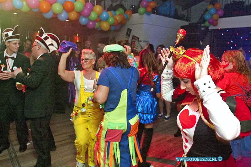 160206772.jpg - DORDRECHT - De carnavalsverenigingen Nar Veure en De Schenkeltrappers organiseerde zaterdag 6 februari het bekende Narretrappersbal bij FC Dordrecht.Net als voorgaande jaren was het feest in de zalen van de Business Club en de Schaapskooi weer vele feestgangers werden getrakteerd op muziek van een feestzangers, djs en diverse Dordtse blaaskapellen. Dit jaar staat het Narretrappersbal in het teken van 'Super Heroes'. Deze digitale foto blijft eigendom van FOTOPERSBURO BUSINK. Wij hanteren de voorwaarden van het N.V.F. en N.V.J. Gebruik van deze foto impliceert dat u bekend bent  en akkoord gaat met deze voorwaarden bij publicatie.EB/ETIENNE BUSINK