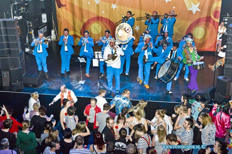 15011703.jpg - FOTOOPDRACHT:Dordrecht:17-01-2015:Foto: Bloopers DordrechtHet kapellenfestival Ramspoed 2015 vindt dit jaar voor het eerst plaats in het Energiehuis.Deze digitale foto blijft eigendom van FOTOPERSBURO BUSINK. Wij hanteren de voorwaarden van het N.V.F. en N.V.J. Gebruik van deze foto impliceert dat u bekend bent  en akkoord gaat met deze voorwaarden bij publicatie.EB/ETIENNE BUSINK