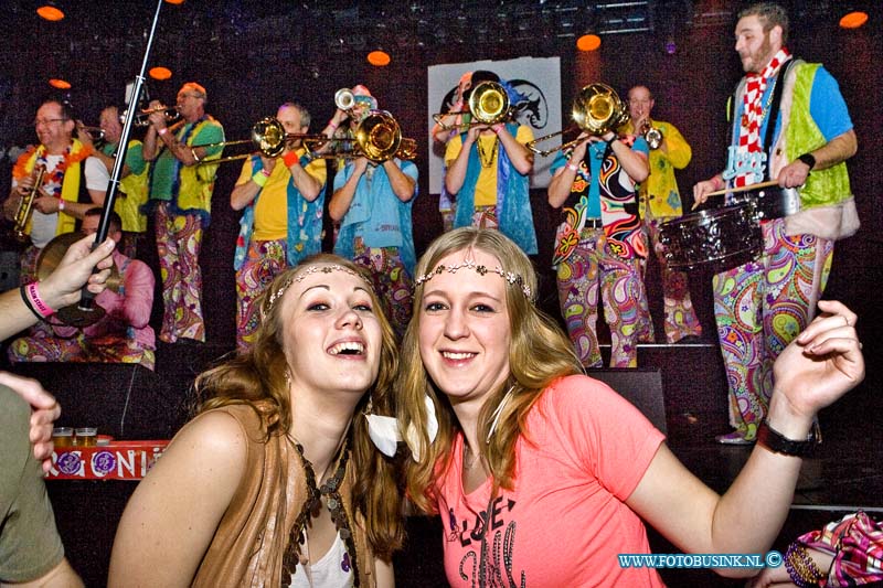 15011705.jpg - FOTOOPDRACHT:Dordrecht:17-01-2015:Foto: Bar Gebeure DordrechtHet kapellenfestival Ramspoed 2015 vindt dit jaar voor het eerst plaats in het Energiehuis.Deze digitale foto blijft eigendom van FOTOPERSBURO BUSINK. Wij hanteren de voorwaarden van het N.V.F. en N.V.J. Gebruik van deze foto impliceert dat u bekend bent  en akkoord gaat met deze voorwaarden bij publicatie.EB/ETIENNE BUSINK