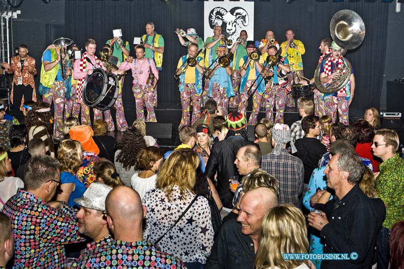 15011707.jpg - FOTOOPDRACHT:Dordrecht:17-01-2015:Foto: Bar Gebeure DordrechtHet kapellenfestival Ramspoed 2015 vindt dit jaar voor het eerst plaats in het Energiehuis.Deze digitale foto blijft eigendom van FOTOPERSBURO BUSINK. Wij hanteren de voorwaarden van het N.V.F. en N.V.J. Gebruik van deze foto impliceert dat u bekend bent  en akkoord gaat met deze voorwaarden bij publicatie.EB/ETIENNE BUSINK