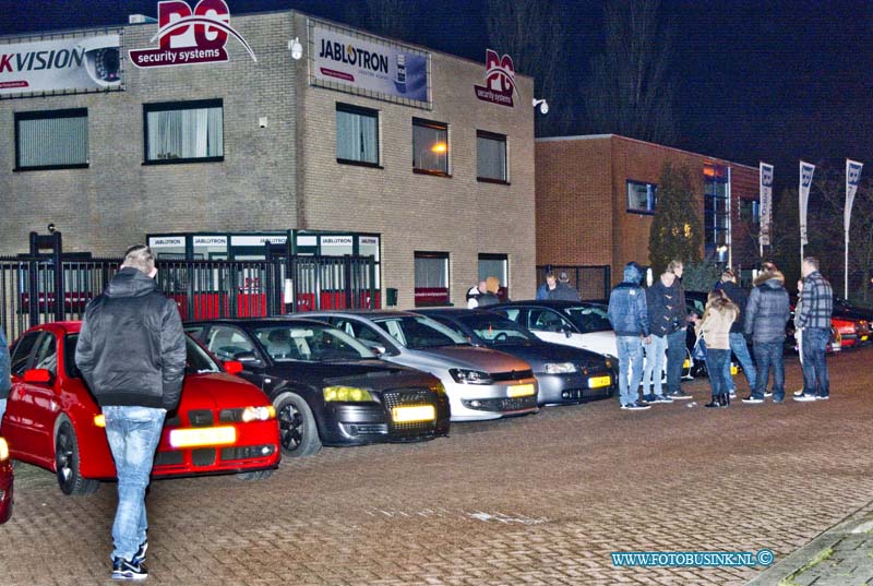 15013105.jpg - FOTOOPDRACHT:Ridderkerk:31-01-2015:VW Power Holland Meet & Greet in Zuid-Holland. Vanaf 20:00 op de Wolwerverstraat 2 te Ridderkerk. Deze meeting is bedoelt voor alle VAG Auto liefhebbers.  Dus voor lucht en watergekoelde en van ratlook tot splinternieuw.  Omdat het in Noord-Holland een succes is gaan we het nu ook in Zuid-Holland proberen.Deze digitale foto blijft eigendom van FOTOPERSBURO BUSINK. Wij hanteren de voorwaarden van het N.V.F. en N.V.J. Gebruik van deze foto impliceert dat u bekend bent  en akkoord gaat met deze voorwaarden bij publicatie.EB/ETIENNE BUSINK