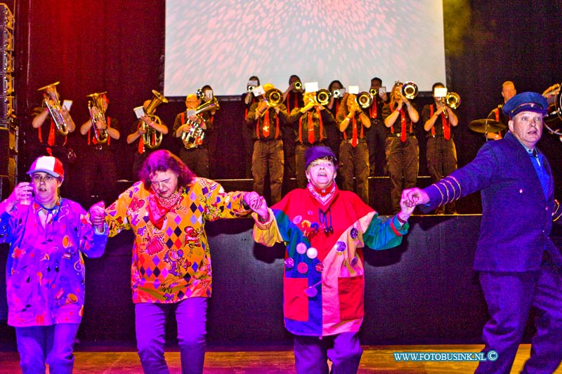 16011603.jpg - DORDRECHT 16-01-2016 Het vermaarde en inmiddels internationale kapellenfestival 30e editie van Ramspoed. Georganiseerd door Kakofonieband De Rammen in samenwerking met Bibelot. Zoals gebruikelijk heeft Ramspoed elk jaar een thema deze dertigste editie wordt het Ramphonica in Rosso. Het werd wederom een spectaculaire muzikale avond in de 2 zalen Main Stage als Power Stage podium met bijzondere acts.Deze digitale foto blijft eigendom van FOTOPERSBURO BUSINK. Wij hanteren de voorwaarden van het N.V.F. en N.V.J. Gebruik van deze foto impliceert dat u bekend bent  en akkoord gaat met deze voorwaarden bij publicatie.EB/ETIENNE BUSINK