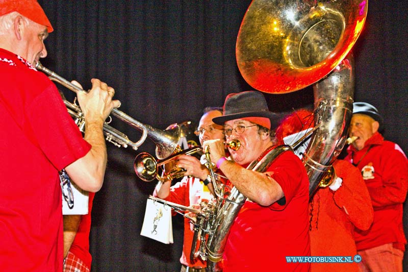 16011608.jpg - DORDRECHT 16-01-2016 ( Foto: Jaap Bouwman van de Korrenbouters)  Het vermaarde en inmiddels internationale kapellenfestival 30e editie van Ramspoed. Georganiseerd door Kakofonieband De Rammen in samenwerking met Bibelot. Zoals gebruikelijk heeft Ramspoed elk jaar een thema deze dertigste editie wordt het Ramphonica in Rosso. Het werd wederom een spectaculaire muzikale avond in de 2 zalen Main Stage als Power Stage podium met bijzondere acts.Deze digitale foto blijft eigendom van FOTOPERSBURO BUSINK. Wij hanteren de voorwaarden van het N.V.F. en N.V.J. Gebruik van deze foto impliceert dat u bekend bent  en akkoord gaat met deze voorwaarden bij publicatie.EB/ETIENNE BUSINK