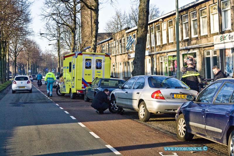 17011710.jpg - DORDRECHT:17 Januari 2017: Aanrijding Brouwersdijk.Deze digitale foto blijft eigendom van FOTOPERSBURO BUSINK. Wij hanteren de voorwaarden van het N.V.F. en N.V.J. Gebruik van deze foto impliceert dat u bekend bent  en akkoord gaat met deze voorwaarden bij publicatie.EB/ETIENNE BUSINK