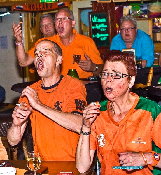 14070517.jpg - FOTOOPDRACHT:Dordrecht:05-07-2014:Nederland wint wedstrijd tegen Costa RicaDeze digitale foto blijft eigendom van FOTOPERSBURO BUSINK. Wij hanteren de voorwaarden van het N.V.F. en N.V.J. Gebruik van deze foto impliceert dat u bekend bent  en akkoord gaat met deze voorwaarden bij publicatie.EB/ETIENNE BUSINK