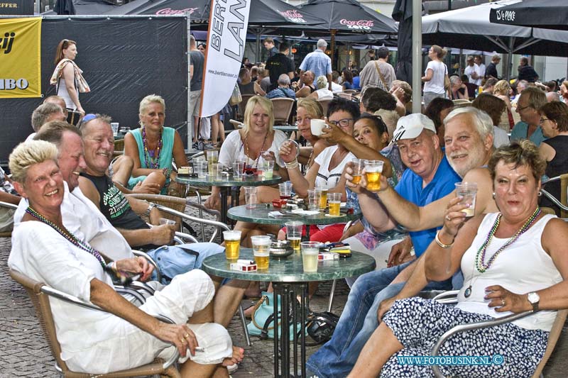 14071905.jpg - FOTOOPDRACHTDordrecht:19-07-:2014:Big Rivers wel gezellig niet erg druk.Deze digitale foto blijft eigendom van FOTOPERSBURO BUSINK. Wij hanteren de voorwaarden van het N.V.F. en N.V.J. Gebruik van deze foto impliceert dat u bekend bent  en akkoord gaat met deze voorwaarden bij publicatie.EB/ETIENNE BUSINK