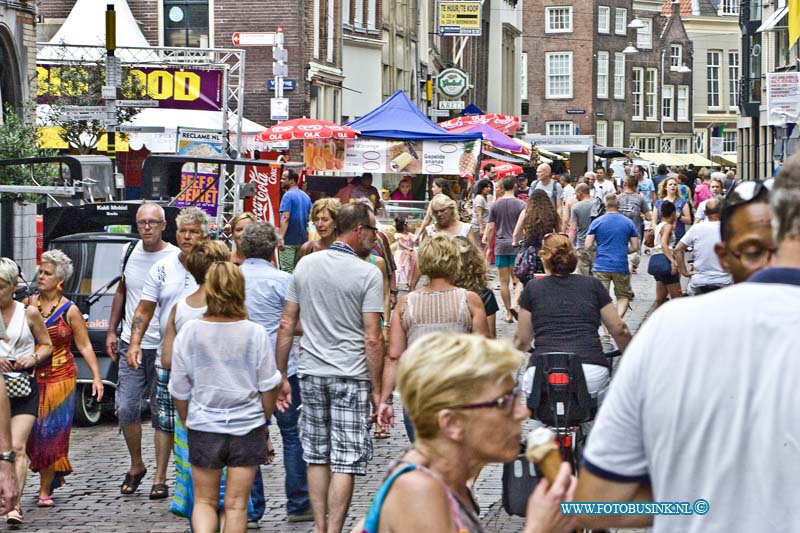 14071906.jpg - FOTOOPDRACHTDordrecht:19-07-:2014:Big Rivers wel gezellig niet erg druk.Deze digitale foto blijft eigendom van FOTOPERSBURO BUSINK. Wij hanteren de voorwaarden van het N.V.F. en N.V.J. Gebruik van deze foto impliceert dat u bekend bent  en akkoord gaat met deze voorwaarden bij publicatie.EB/ETIENNE BUSINK