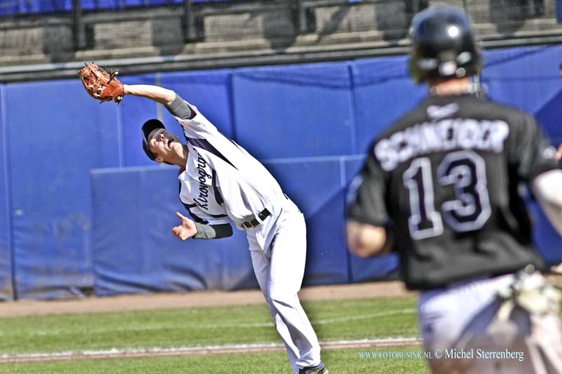 15060409.jpg - ROTTERDAM 4 Juni 2015. Derde speeldag in de strijd om de Europa Cup Baseball. Moment uit de wedstrijd Draci Brno tegen Elizavetgrad.Deze digitale foto blijft eigendom van FOTOPERSBURO BUSINK. Wij hanteren de voorwaarden van het N.V.F. en N.V.J. Gebruik van deze foto impliceert dat u bekend bent  en akkoord gaat met deze voorwaarden bij publicatie.EB/ETIENNE BUSINK