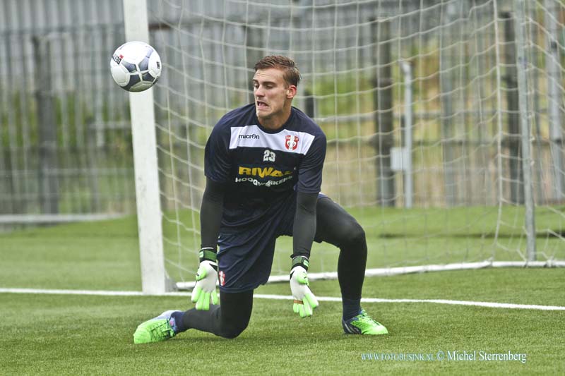 15062202.jpg - DORDRECHT - 22 Juni 2015 De eerste training van FC Dordrecht voor het seizoen 2015/2016 Sportpark Krommendijk.NOVUM COPYRIGHT ETIENNE BUSINK