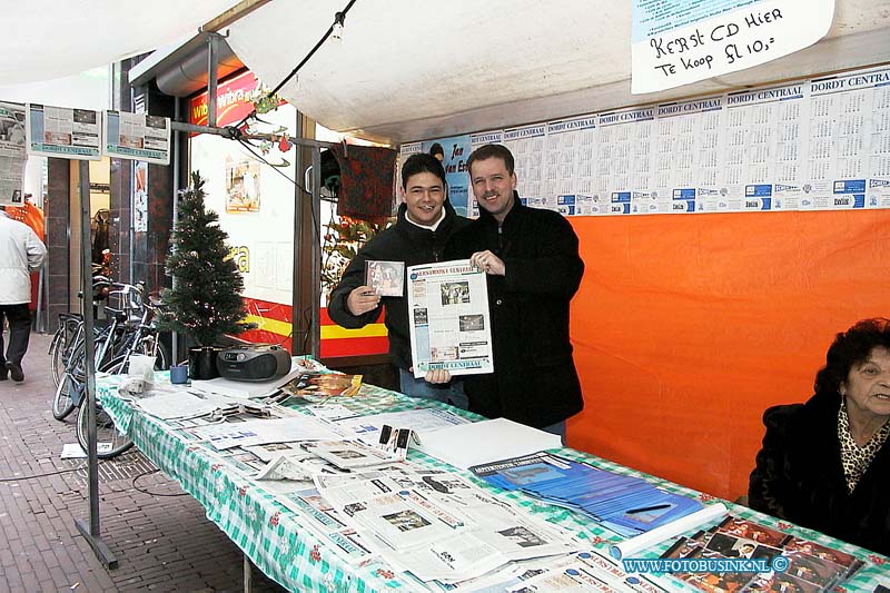 00121619.jpg - DORDTCENTRAAL:Dordrecht:16-12-2000:de dordtse kerstmarkt in de binnenstadDeze digitale foto blijft eigendom van FOTOPERSBURO BUSINK. Wij hanteren de voorwaarden van het N.V.F. en N.V.J. Gebruik van deze foto impliceert dat u bekend bent  en akkoord gaat met deze voorwaarden bij publicatie.EB/ETIENNE BUSINK