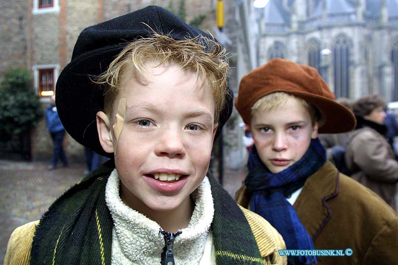 01121508.jpg - DORDTENAAR :Dordrecht:15-12-2001:de kerstmarkt dordrechtDeze digitale foto blijft eigendom van FOTOPERSBURO BUSINK. Wij hanteren de voorwaarden van het N.V.F. en N.V.J. Gebruik van deze foto impliceert dat u bekend bent  en akkoord gaat met deze voorwaarden bij publicatie.EB/ETIENNE BUSINK
