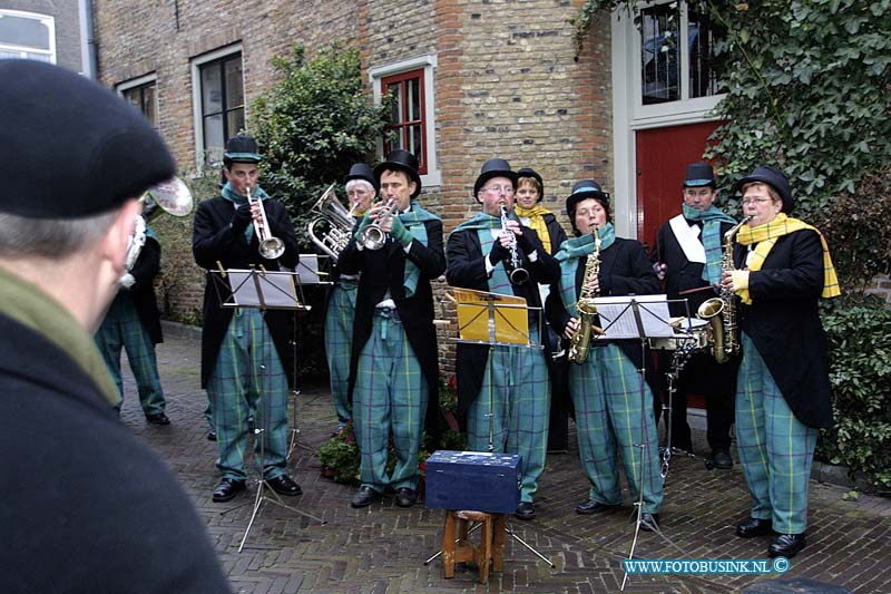 02121433.jpg - FOTOOPDRACHT:Dordrecht:14-12-2002:De grootste kerstmarkt van Nederland DordrechtDeze digitale foto blijft eigendom van FOTOPERSBURO BUSINK. Wij hanteren de voorwaarden van het N.V.F. en N.V.J. Gebruik van deze foto impliceert dat u bekend bent  en akkoord gaat met deze voorwaarden bij publicatie.EB/ETIENNE BUSINK