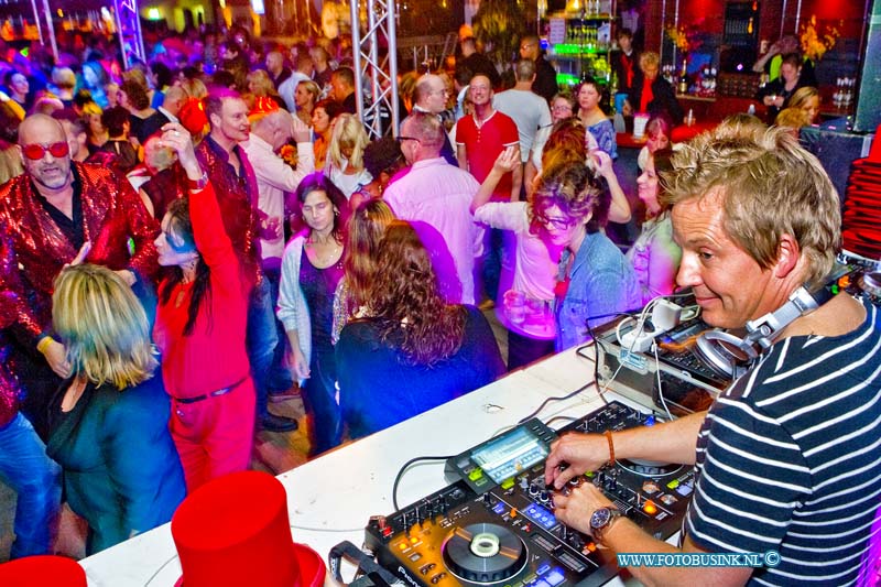 15032805.jpg - FOTOOPDRACHT:Dordecht:28-03-2015:DORDRECHT - Zaterdagavond 28 Maart 2015  FeestInDordt wat ooit begon als een klein regio feestje groeide in korte tijd uit naar een van de gewildste Dance Classics & Dance Music feesten van Nederland. Themaavond Daniel den Hoed Kliniek!Deze digitale foto blijft eigendom van FOTOPERSBURO BUSINK. Wij hanteren de voorwaarden van het N.V.F. en N.V.J. Gebruik van deze foto impliceert dat u bekend bent  en akkoord gaat met deze voorwaarden bij publicatie.EB/ETIENNE BUSINK