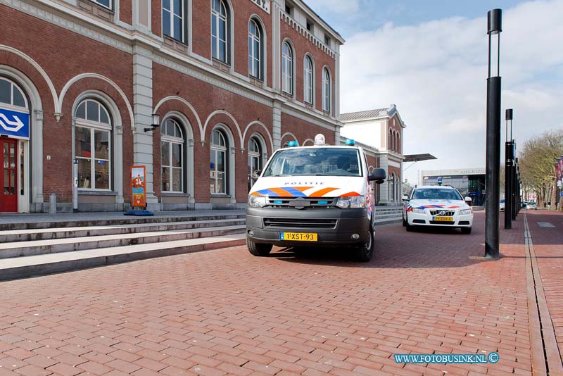 16032202.jpg - DORDRECHT 22-03-2016 Door de gebeurtenissen in Belgie is de terreurdreiging op stations verhoog, zo ook op Centraal Station Dordrecht, alwaar de Politie waakt.NOVUM COPYRIGHT ETIENNE BUSINK