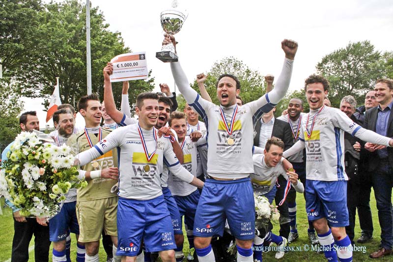 15051601.jpg - DORDRECHT - 16 Mei 2015 spannede bekerfinale van District Zuid 1 Hoek tegen Kozakken Boys op sportpark Stadspolders . Hoek wint de westrijd met 3-0.Deze digitale foto blijft eigendom van FOTOPERSBURO BUSINK. Wij hanteren de voorwaarden van het N.V.F. en N.V.J. Gebruik van deze foto impliceert dat u bekend bent  en akkoord gaat met deze voorwaarden bij publicatie.EB/ETIENNE BUSINK