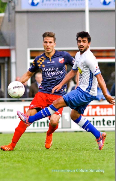 15051602.jpg - DORDRECHT - 16 Mei 2015 spannede bekerfinale van District Zuid 1 Hoek tegen Kozakken Boys op sportpark Stadspolders . Hoek wint de westrijd met 3-0.Deze digitale foto blijft eigendom van FOTOPERSBURO BUSINK. Wij hanteren de voorwaarden van het N.V.F. en N.V.J. Gebruik van deze foto impliceert dat u bekend bent  en akkoord gaat met deze voorwaarden bij publicatie.EB/ETIENNE BUSINK