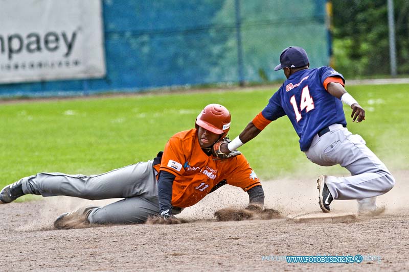 15052303.jpg - DORDRECHT - 23 Mei 2015 Honkbal hoofdklasse duel tussen Mampaey The Hawks en Corendon Kinheim op sportpark Kommedijk. NOVUM COPYRIGHT ETIENNE BUSINK