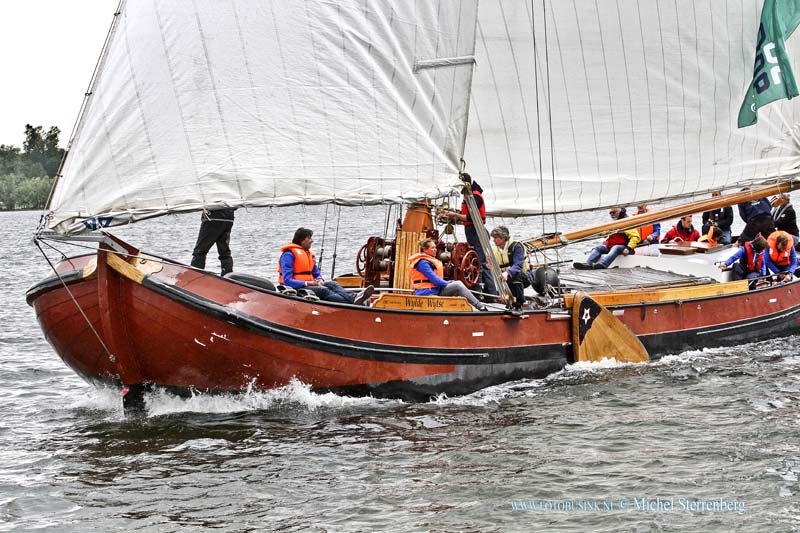 15052901.jpg - ROTTERDAM 29 Mei 2015 De Laatste dag van Skutsjesilen Holland 2015 op de Kralinger Plas om de Kralinger Cup.Deze digitale foto blijft eigendom van FOTOPERSBURO BUSINK. Wij hanteren de voorwaarden van het N.V.F. en N.V.J. Gebruik van deze foto impliceert dat u bekend bent  en akkoord gaat met deze voorwaarden bij publicatie.EB/ETIENNE BUSINK