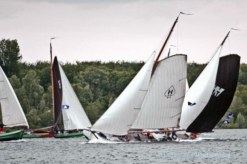 15052902.jpg - ROTTERDAM 29 Mei 2015 De Laatste dag van Skutsjesilen Holland 2015 op de Kralinger Plas om de Kralinger Cup.Deze digitale foto blijft eigendom van FOTOPERSBURO BUSINK. Wij hanteren de voorwaarden van het N.V.F. en N.V.J. Gebruik van deze foto impliceert dat u bekend bent  en akkoord gaat met deze voorwaarden bij publicatie.EB/ETIENNE BUSINK