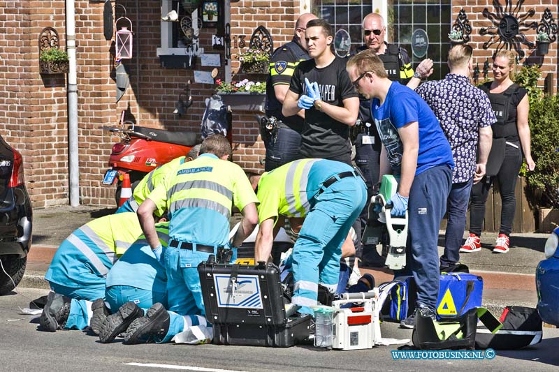 16050503.jpg - DORDRECHT 05-Mei 2016 Bij een schietpartij op de Merwedestraat in Dordt is een persoon midden op straat neer geschoten in heel Dordrecht waren de ongeveer 8 schoten te horen. De trauma helikopter en Ambulance personeel kon helaas niet meer doen voor dit persoon. De politie heeft de ruime omgeving afgezet en stelt een groot onderzoek inDeze digitale foto blijft eigendom van FOTOPERSBURO BUSINK. Wij hanteren de voorwaarden van het N.V.F. en N.V.J. Gebruik van deze foto impliceert dat u bekend bent  en akkoord gaat met deze voorwaarden bij publicatie.EB/ETIENNE BUSINK