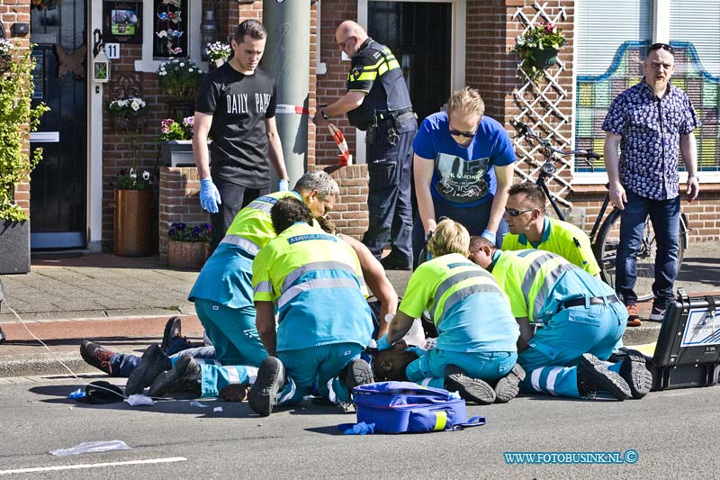 16050505.jpg - DORDRECHT 05-Mei 2016 Bij een schietpartij op de Merwedestraat in Dordt is een persoon midden op straat neer geschoten in heel Dordrecht waren de ongeveer 8 schoten te horen. De trauma helikopter en Ambulance personeel kon helaas niet meer doen voor dit persoon. De politie heeft de ruime omgeving afgezet en stelt een groot onderzoek inNOVUM COPYRIGHT ETIENNE BUSINK