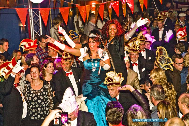 15110701.jpg - DORDRECHT 07-November-2015  De eerste vrouwelijke prinses carnaval van Dordrecht  Zaterdagavond 11 over 11 werd bekend gemaakt in de Brasserie De Schaapskooi dat we voor een prinses carnaval 2015 -2016 hebben Ernestine Prins.Deze digitale foto blijft eigendom van FOTOPERSBURO BUSINK. Wij hanteren de voorwaarden van het N.V.F. en N.V.J. Gebruik van deze foto impliceert dat u bekend bent  en akkoord gaat met deze voorwaarden bij publicatie.EB/ETIENNE BUSINK