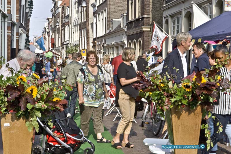 14091305.jpg - FOTOOPDRACHT:Dordrecht:13-09-2014:Het Voorstraat Noord Festival Deze digitale foto blijft eigendom van FOTOPERSBURO BUSINK. Wij hanteren de voorwaarden van het N.V.F. en N.V.J. Gebruik van deze foto impliceert dat u bekend bent  en akkoord gaat met deze voorwaarden bij publicatie.EB/ETIENNE BUSINK